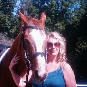 Meet your Posher, April